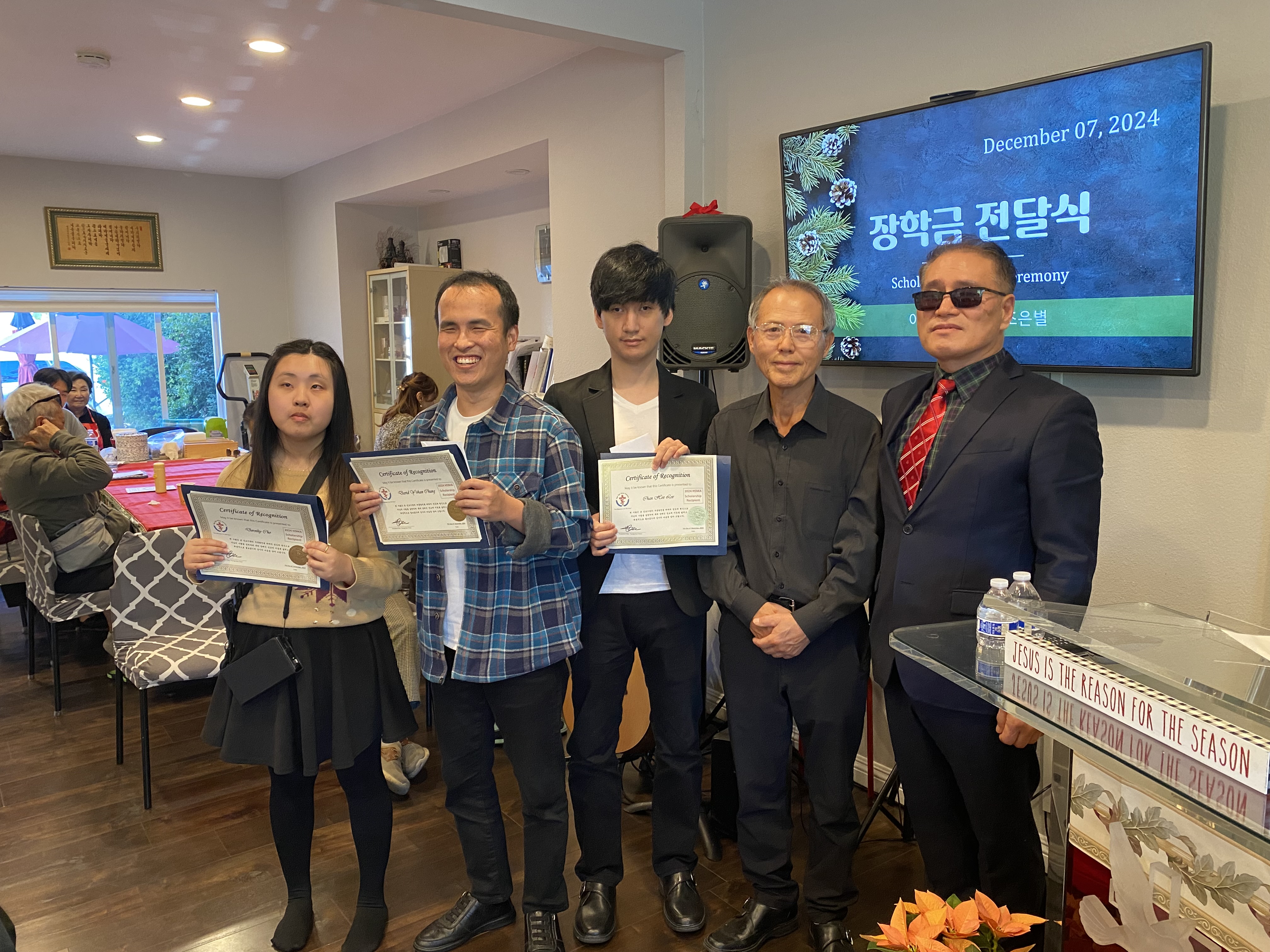 2024_장학금전달 사진.jpg